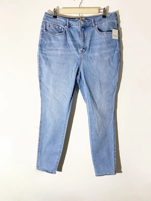 Free People Curvy Jeans 33 - Image 2