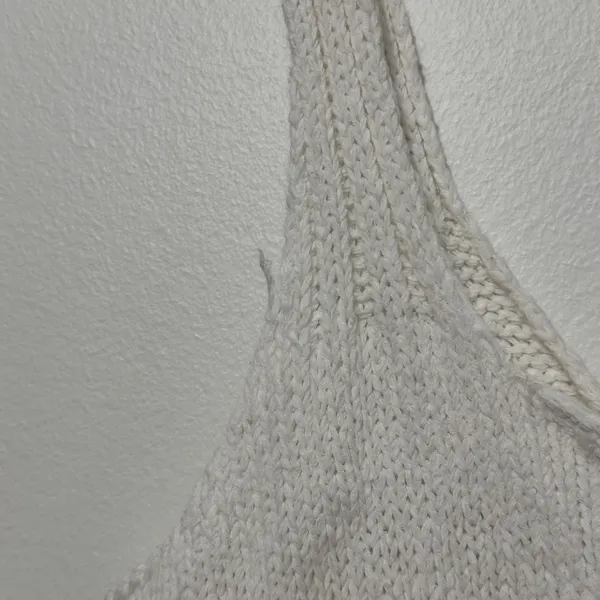 Abercrombie & Fitch Crochet V-neck Skimming Tank Top Size Medium White Beach - Image 6