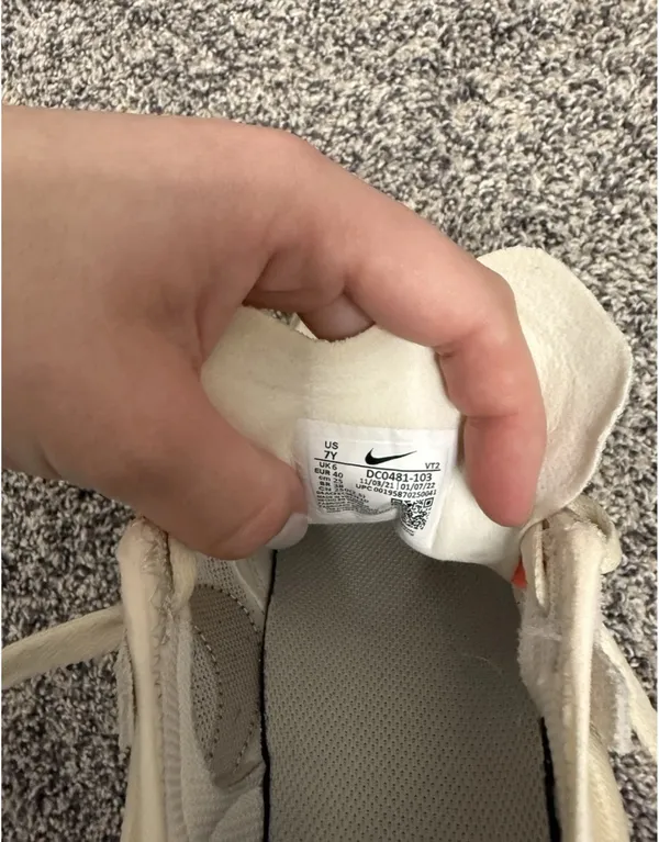 Nike Waffle One Shoes - Image 4