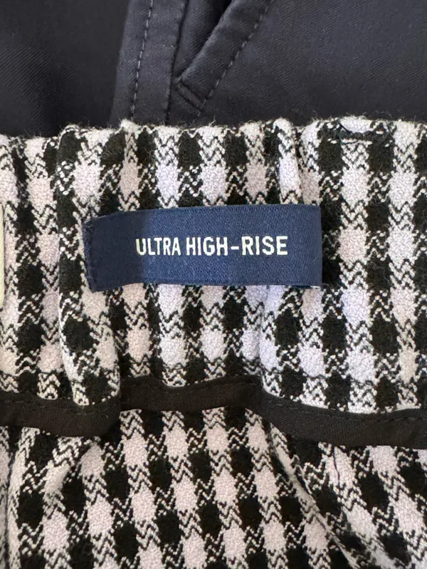 Hollister Ultra High Rise Purple Black Gingham Crop Pants‎ Small - Image 3