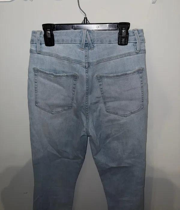Good American Good Waist-Nipping Crop Light Blue Women's Skinny Jeans - Image 3