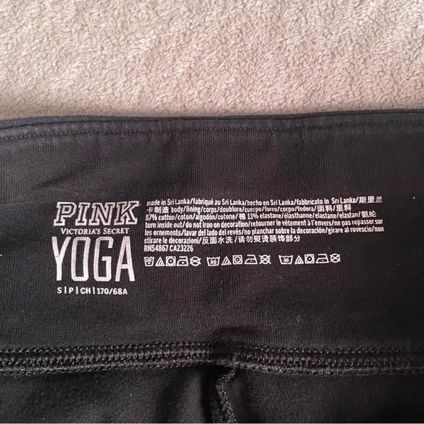 Victoria’s Secret black leggings with snowflake design - Image 6