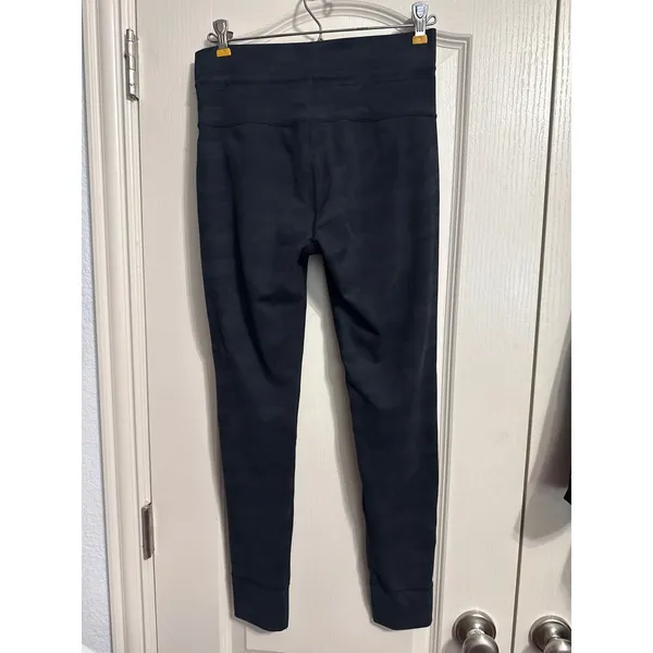 Vuori Daily Legging Black Camo High‎ Rise Activewear Athleisure Lounge Cozy Yoga - Image 3