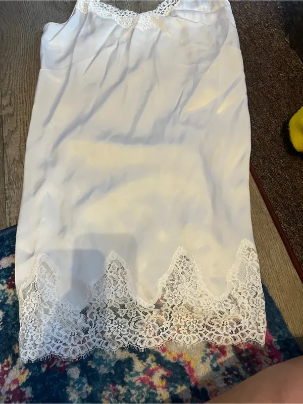 Wilfred Women's White Lace-Trim Slip - Image 3