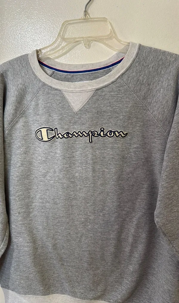 Champion Sweatshirt Women’s Gray size Large  - Image 2