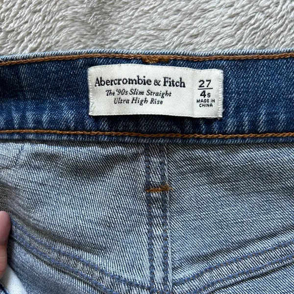 Abercrombie Ultra High Rise 90s Slim Straight Jean - Image 3