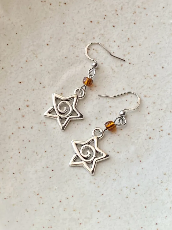 Handmade funky grunge y2k swirl star dangle earrings 🌙🌀 - Image 4
