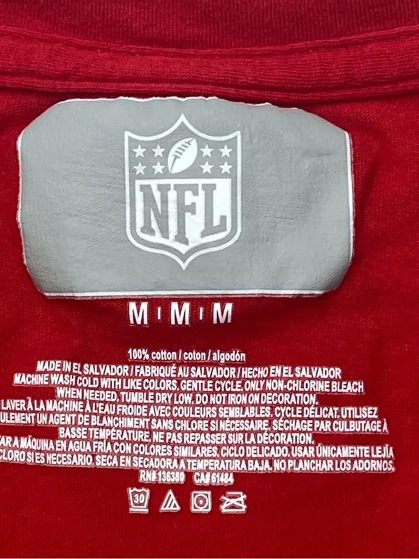 NFL Apparel Kansas City Chiefs Women’s Red V-Neck Graphic T-Shirt Medium - Image 6