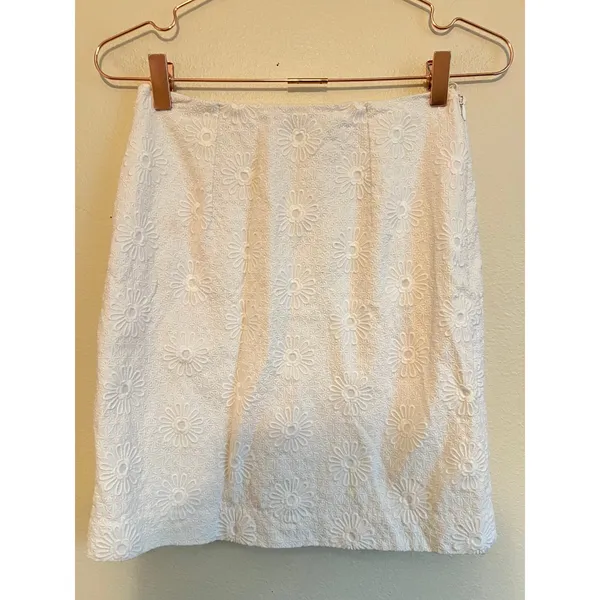 Club Monaco Skirt Women 4 White Floral Eyelet Embroidered Mini Summer Casual - Image 2