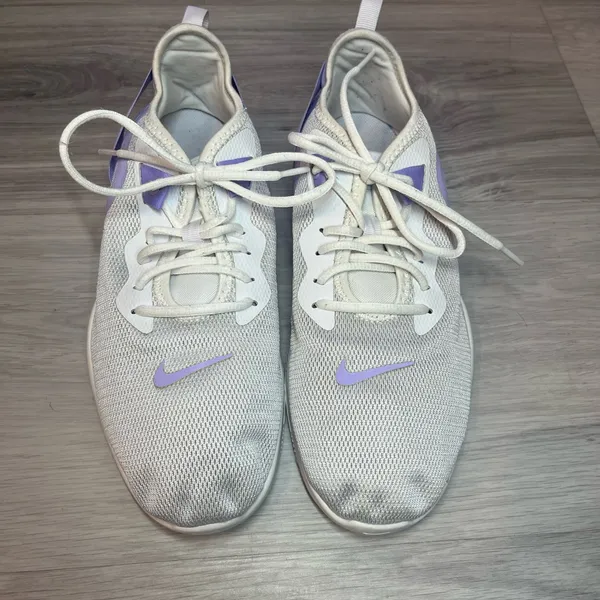 Nike‎ Light Gray and Lavender Athletic Shoes - Image 3