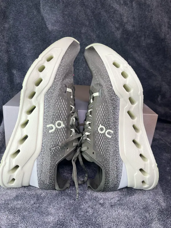On Cloud Cloudsurfer Max Olive Seedling Men's Size 10 - Image 4