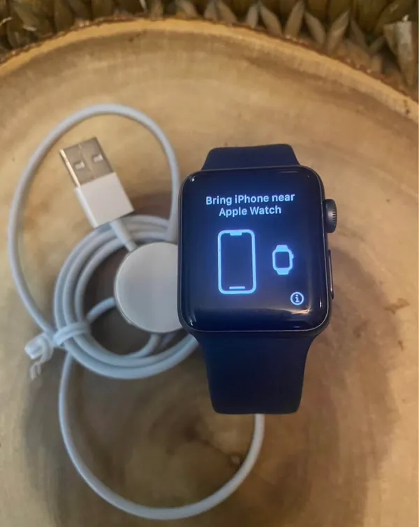 Apple Watch Series 3 38mm GPS + Cellular - Image 6