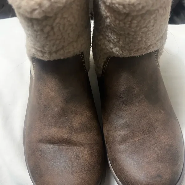 JBU Brown and Tan Boots - Image 3