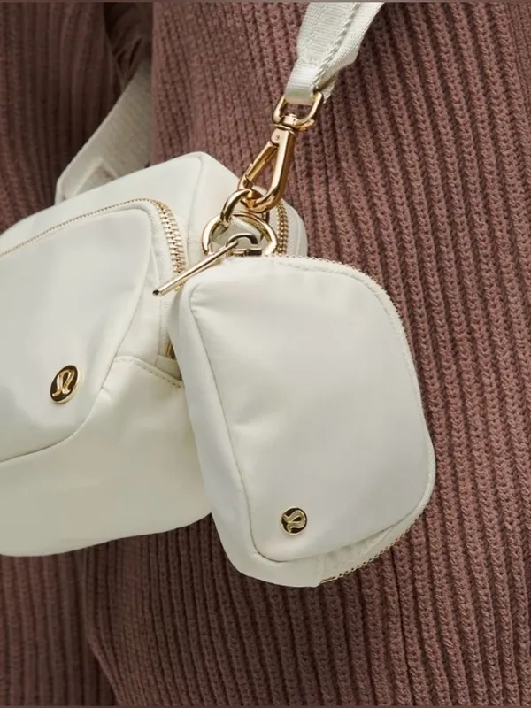 Lululemon Everywhere Belt Bag Nano- Bone/Gold Minimalist New with tags - Image 7