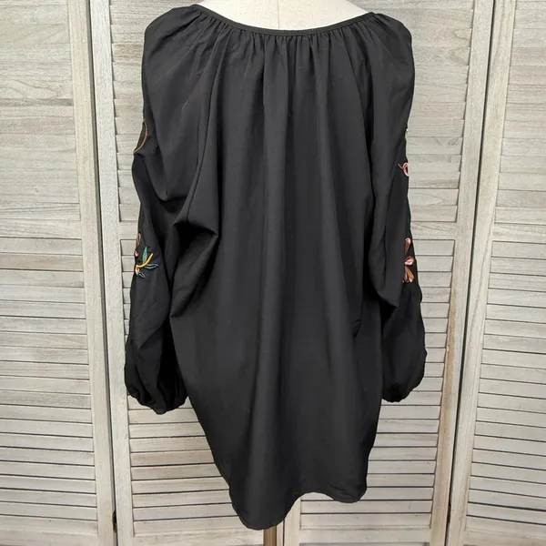 SHEIN (Curve) Plus Size Embroidered Lantern Sleeve Blouse Black/Multi-2X - Image 3