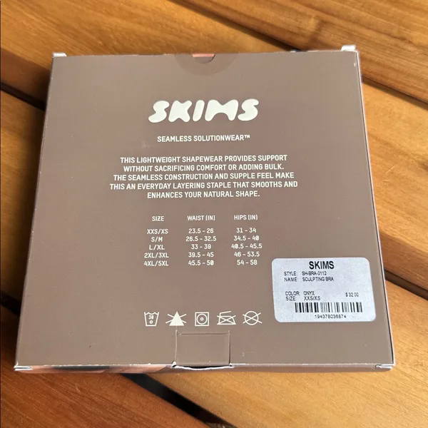 SKIMS sculpting bra onyx - Image 2