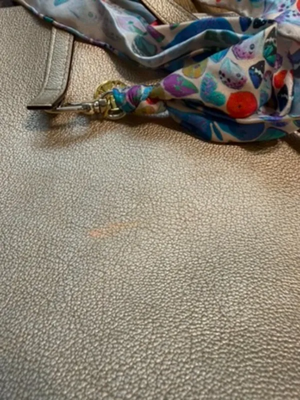 ✨ Auth Carolina Herrera Leather Tote Bag + Designer Scarf Charm ($200 Value) ✨ - Image 8