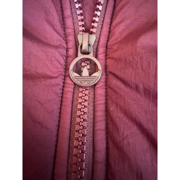 Adidas Originals Trefoil Embossed Burgundy Puffer Jacket Women’s Small - Image 4