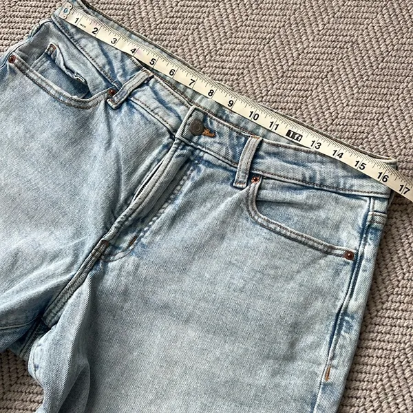 Old Navy Light Wash Denim Jeans - Image 4