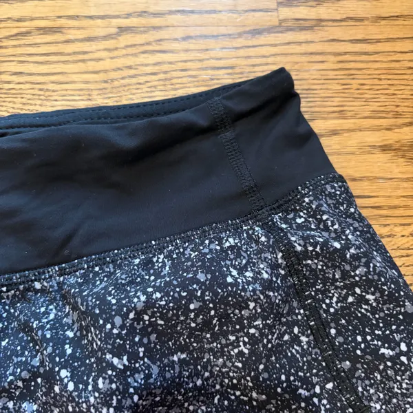 Lululemon Speed Short Mini Splatter White Black - Image 3