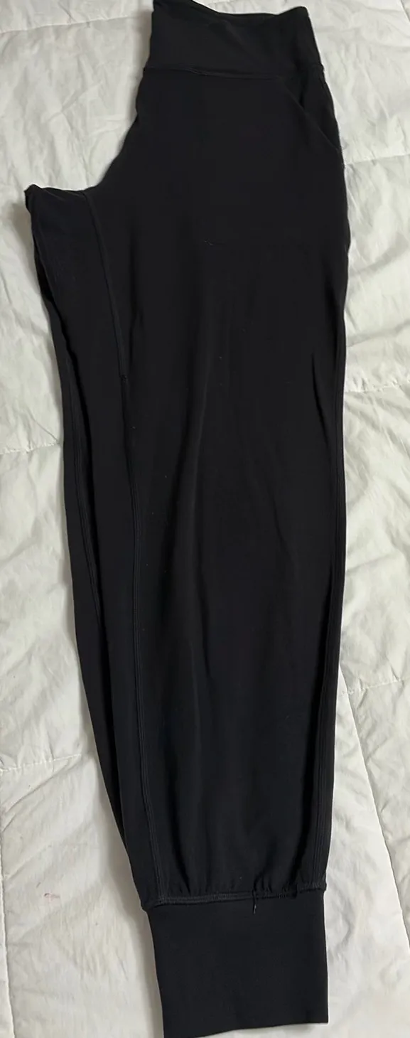 Lululemon Joggers Align Black 28" 8 - Image 3