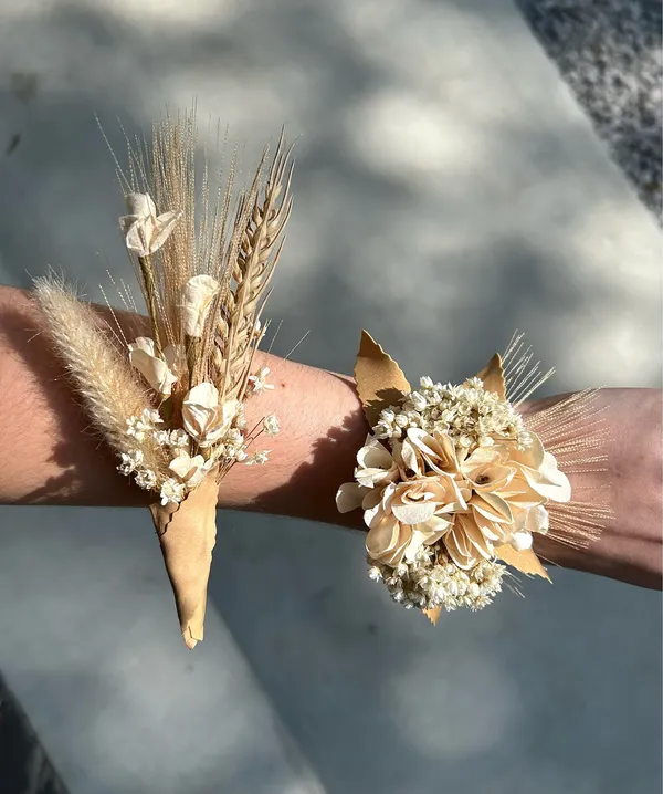 Corsage and boutonnière - Image 2