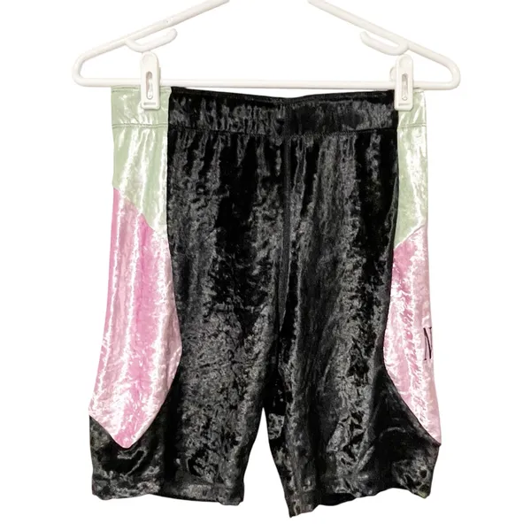 Nike Sportswear Women's Size Medium Velvet Bike Shorts‎ in Black NEW - Image 2