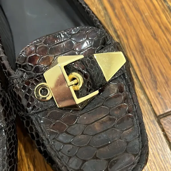 STUART WEITZMAN Crocodile Patent Leather Gold‎ Mary Jane Buckle Loafers Size 7M - Image 12