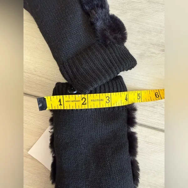 UGG Faux Fur Mittens Black L/XL NWT - Image 6