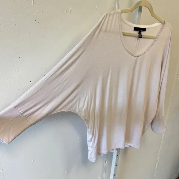White House Black Market Nude Pink Dolman Sleeve Scoop Neck Chain Trim Top Med - Image 3