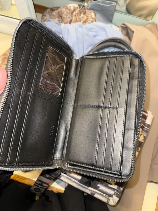 Wrangler Bag Crossbody - Image 5