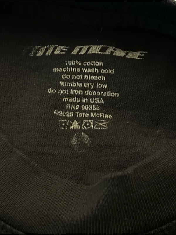 Tate Mcrae Offical 2025 Tour Tee Size Small Black - Image 3