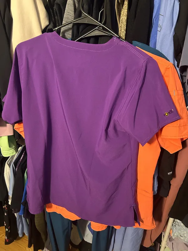 Carhartt Scrub Top - Image 3