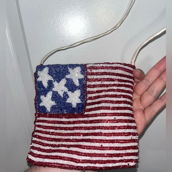 Vintage Unbranded Beaded American Flag All-American Core Chic Crossbody Bag - Image 3