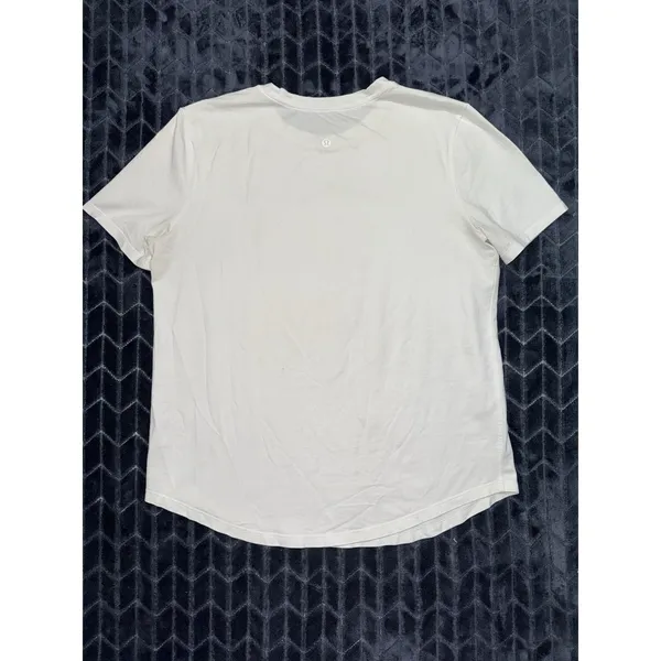 Lululemon Women's Short Sleeve Shirt Soft Breathable Athletic Shirt Size 6 - Image 3