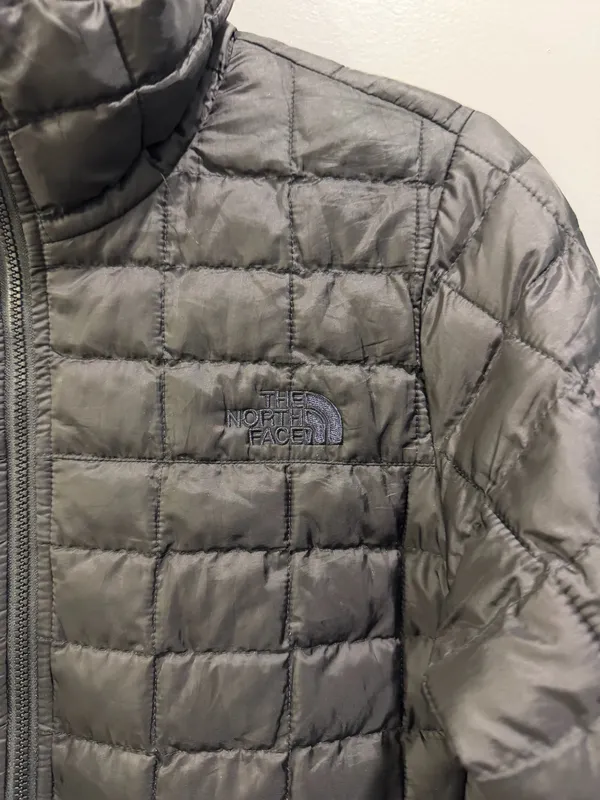 The North Face Women’s ThermoBall Eco Puffer Jacket Black / Dark Grey - Image 3