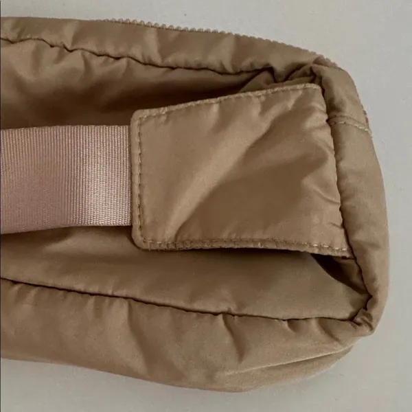 Wilo The Label tan belt Bag EUC - Image 4