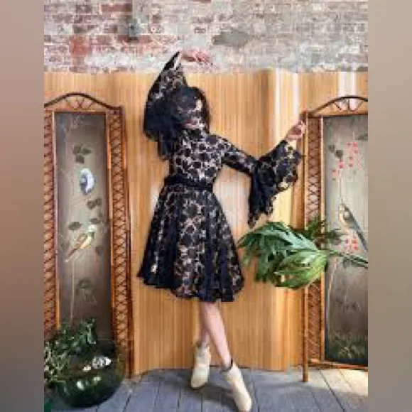 Vintage 1950s Floral Black Lace Wedding Dress Handmade - Image 3