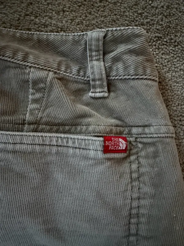 The North Face Women’s Gray Utility Pants Size 8 - Image 5