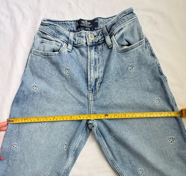 Hollister W25S Floral Embroidered Dad Jeans Light Wash - Image 6