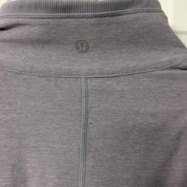 Lululemon Heathered Lavender Half Zip Running Top Mesh Panels Thumbholes Size 6 - Image 4
