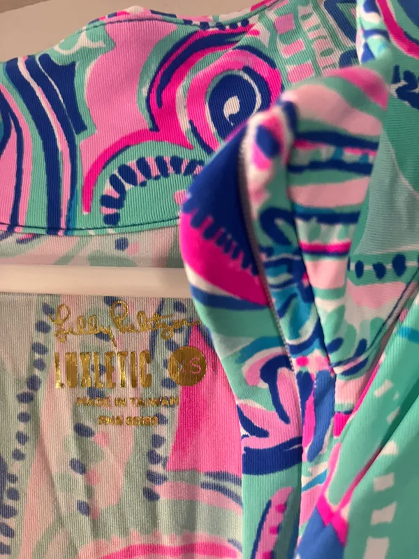 Lilly Pulitzer Luxletic shirt - Image 4