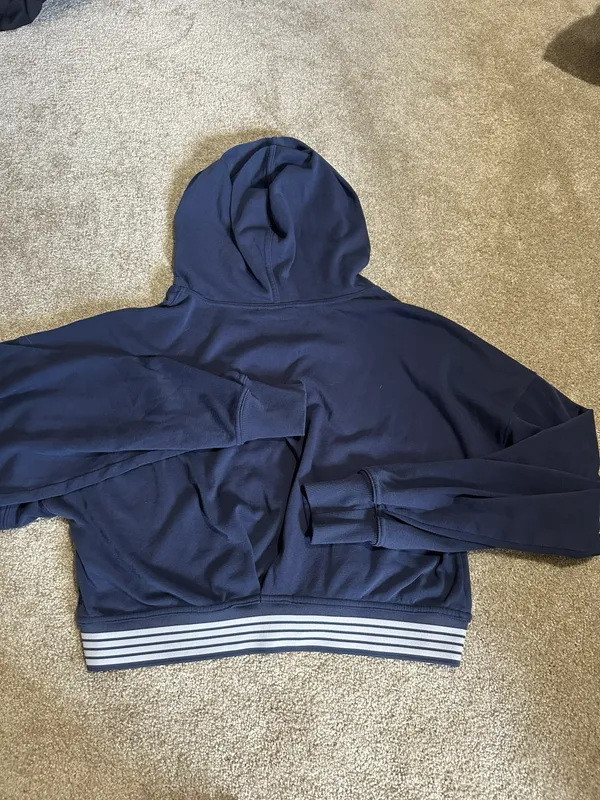 Free People sweatshirt cropped - Image 2