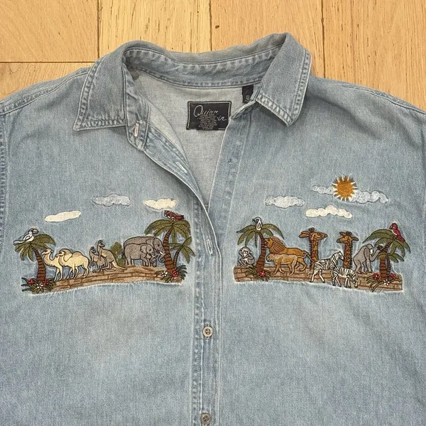 Vintage Denim Shirt Short Sleeve Women's L Embroidered‎ Animal Scene Noah's Ark - Image 2