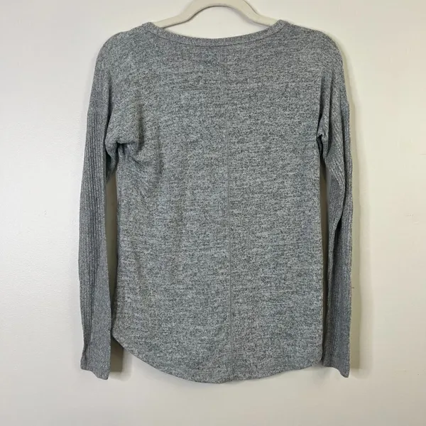 Abercrombie & Fitch Ribbed‎ Sleeve Curve Hem Heather Gray Crewneck Long Sleeve - Image 8
