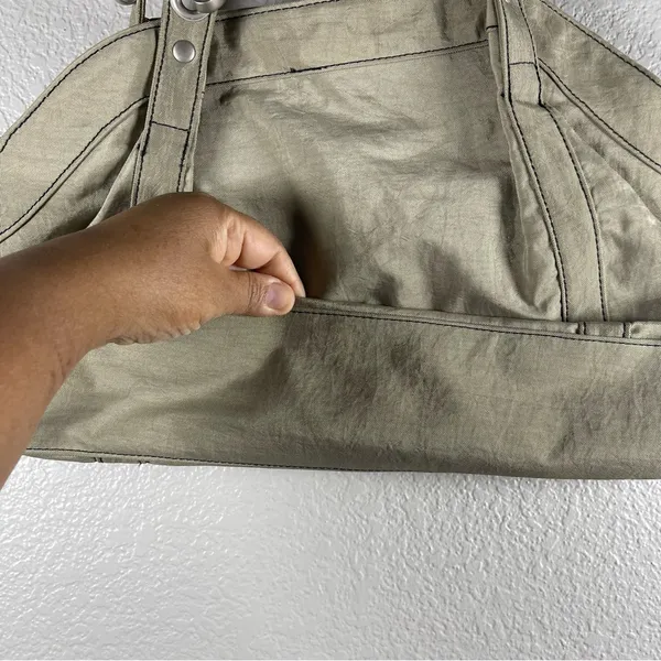Baggallini  3 compartment shoulder bag - Image 3