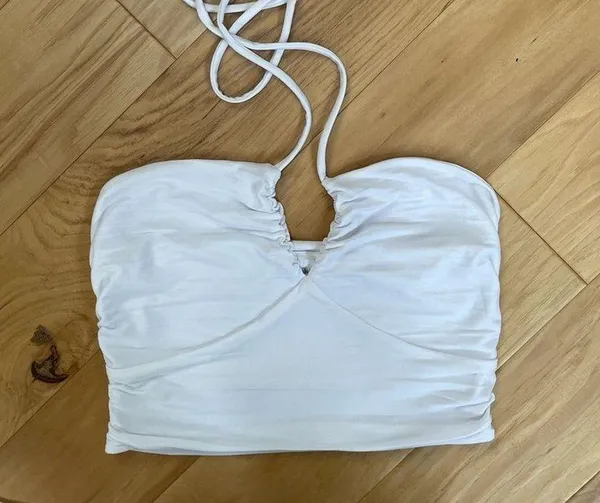 Abercrombie Women’s Sz Medium Bare U Shaped Halter Top In White - Image 3
