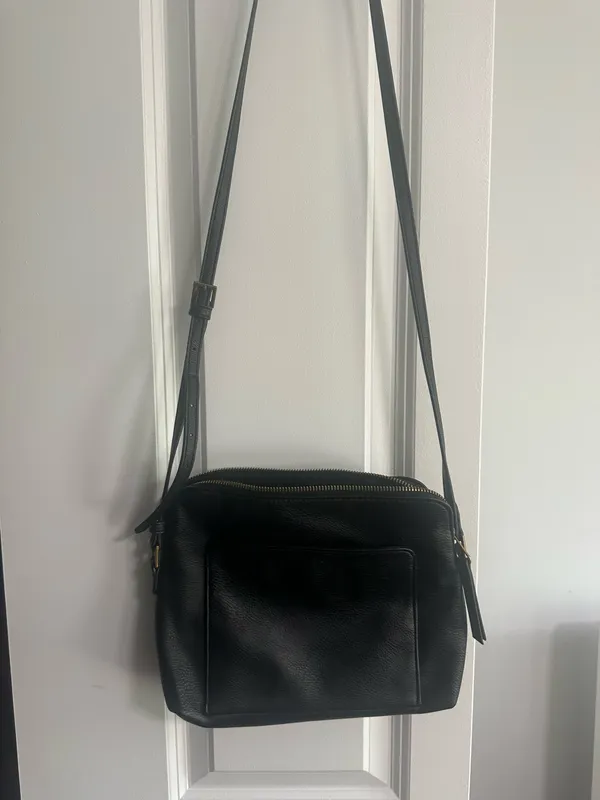 Universal Threads black purse - Image 3
