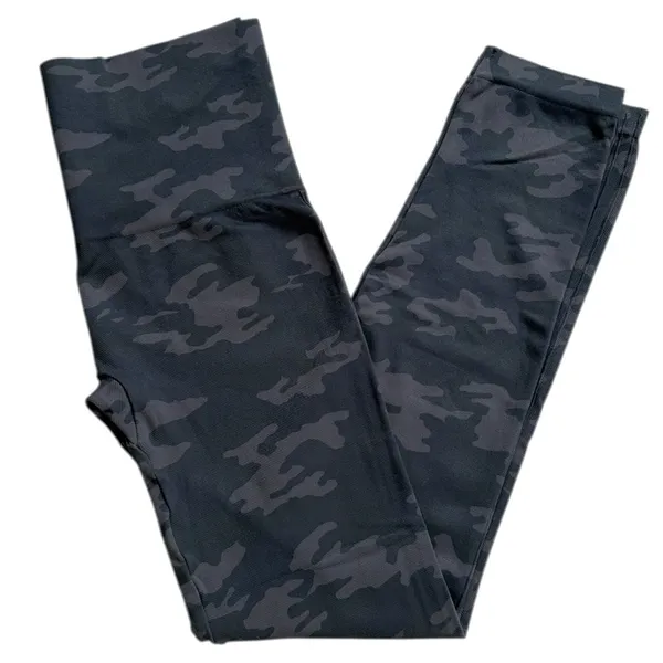 Like New SPANX Look At Me Now Camo Leggings Size Large - Image 3