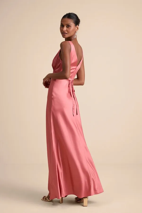 Lulu's Satin Maxi Dress in Rose Pink with Lace Waist - Image 4